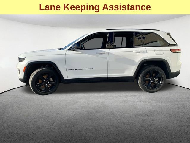 Used 2023 Jeep Grand Cherokee Altitude image 6