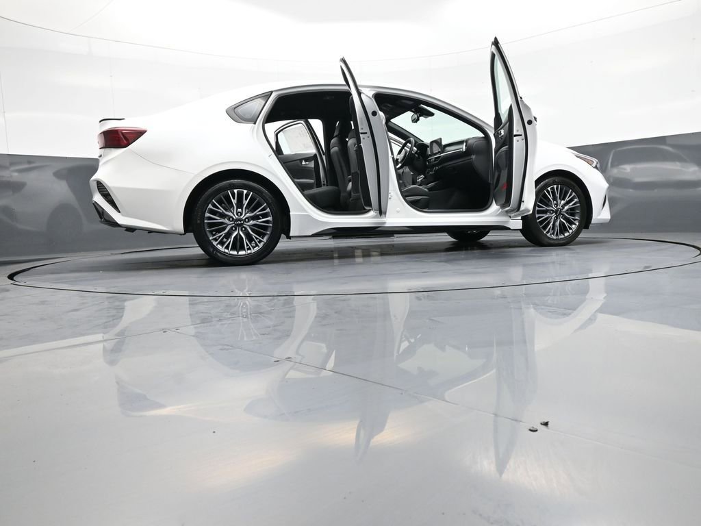 Certified 2024 Kia Forte GT-Line FWD image 46