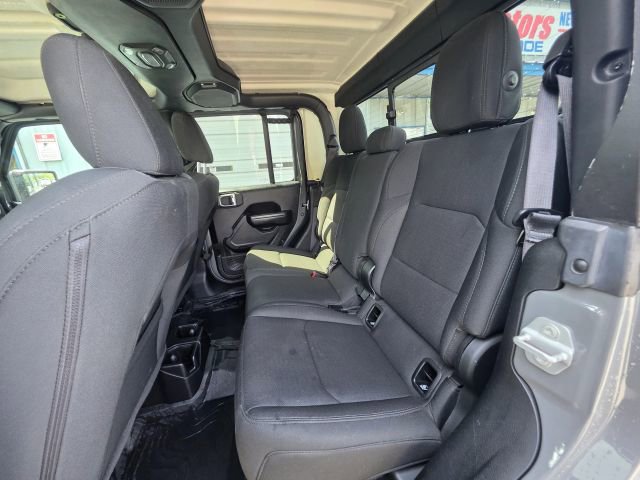 Used 2021 Jeep Gladiator Sport image 20