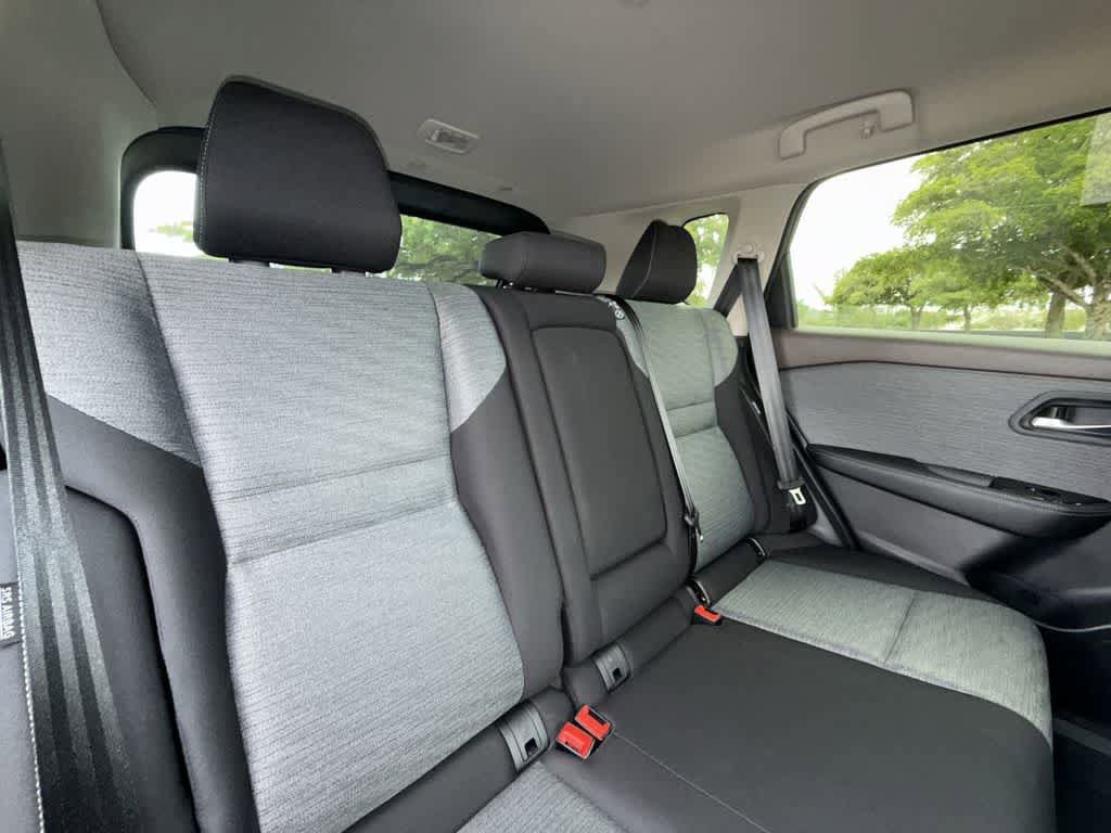 Used 2023 Nissan Rogue SV FWD image 26