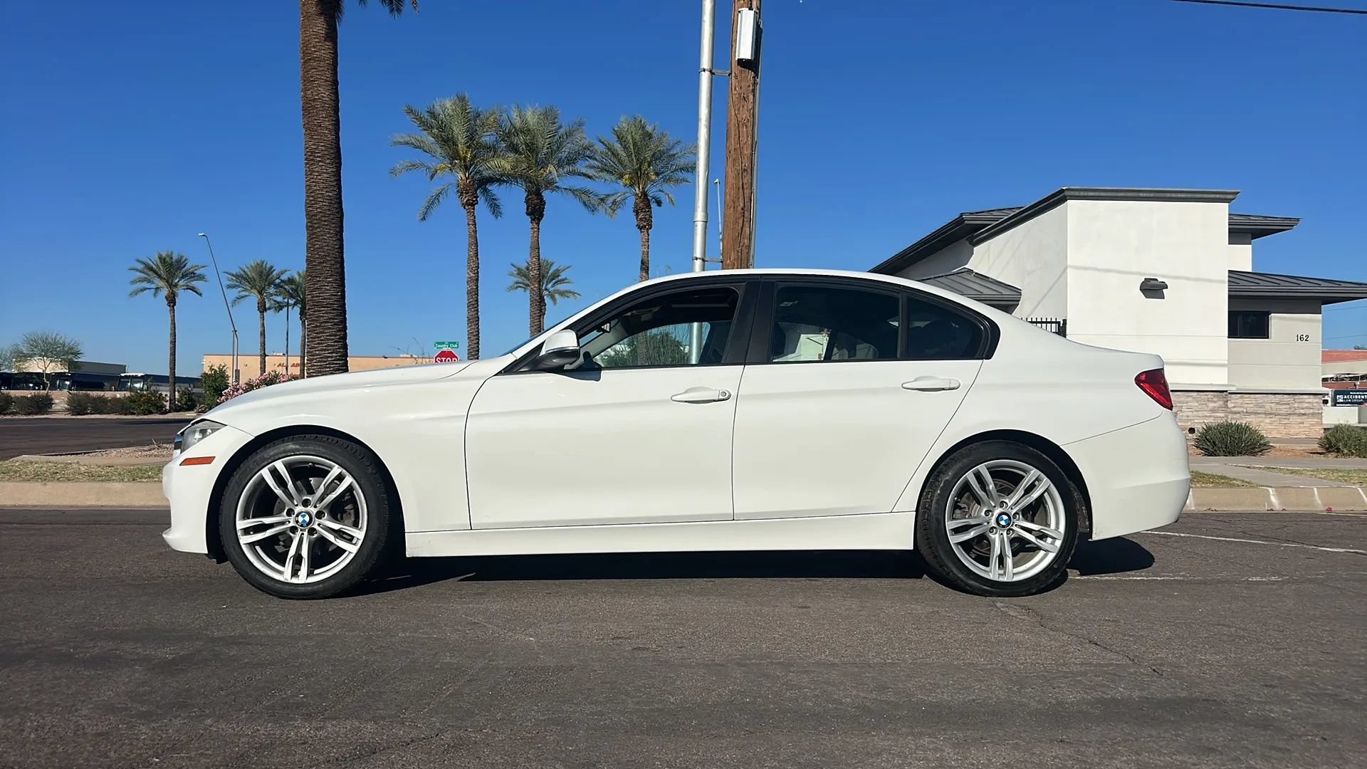 Used 2014 BMW 328d Sedan RWD image 4