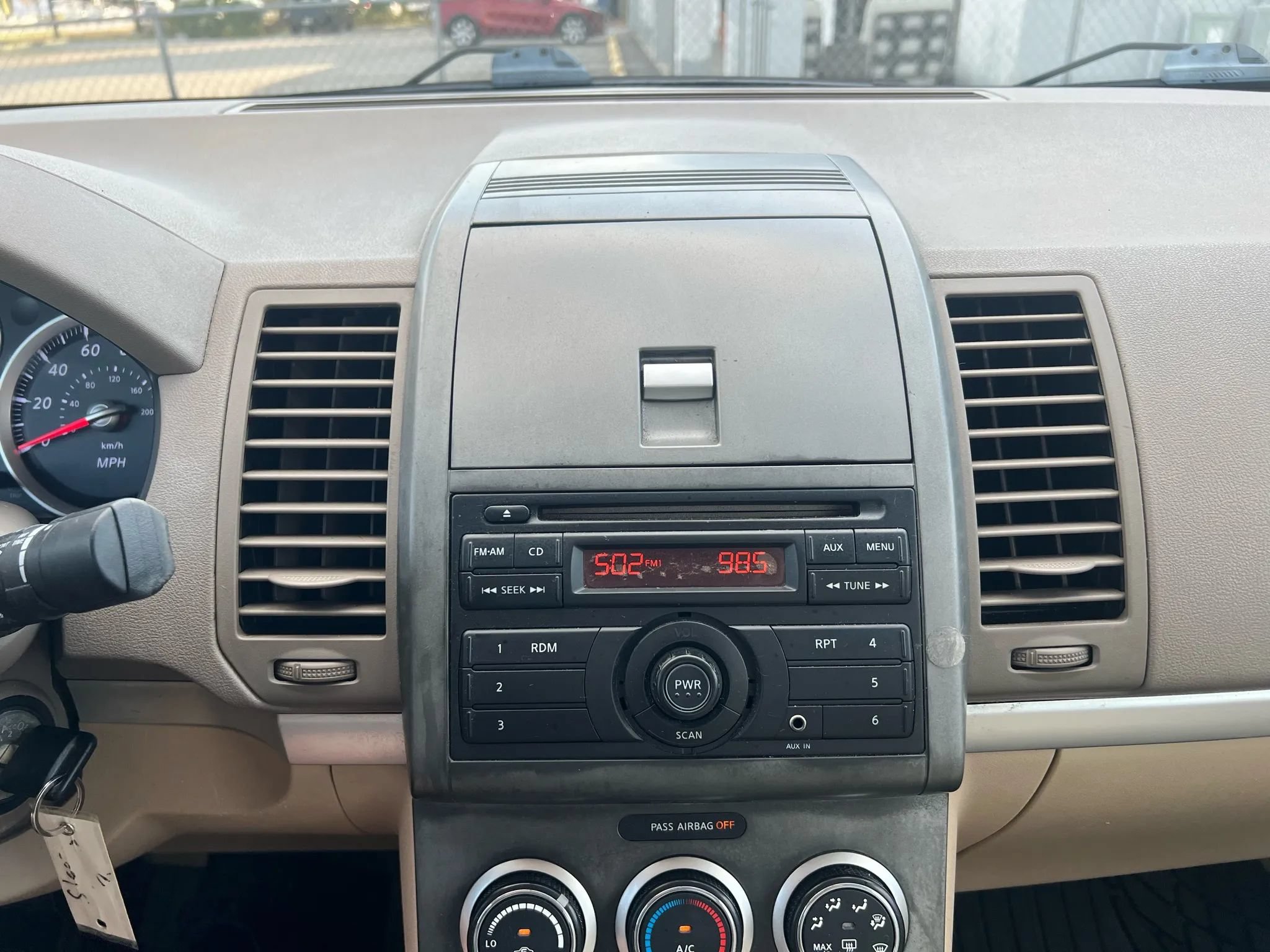 Used 2011 Nissan Sentra 2.0 FWD image 10