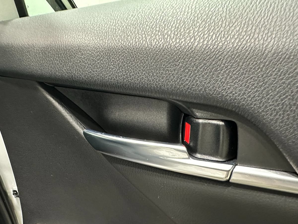 Used 2022 Toyota Camry XSE w/ Carpet Mat Package (TMS) FWD image 16