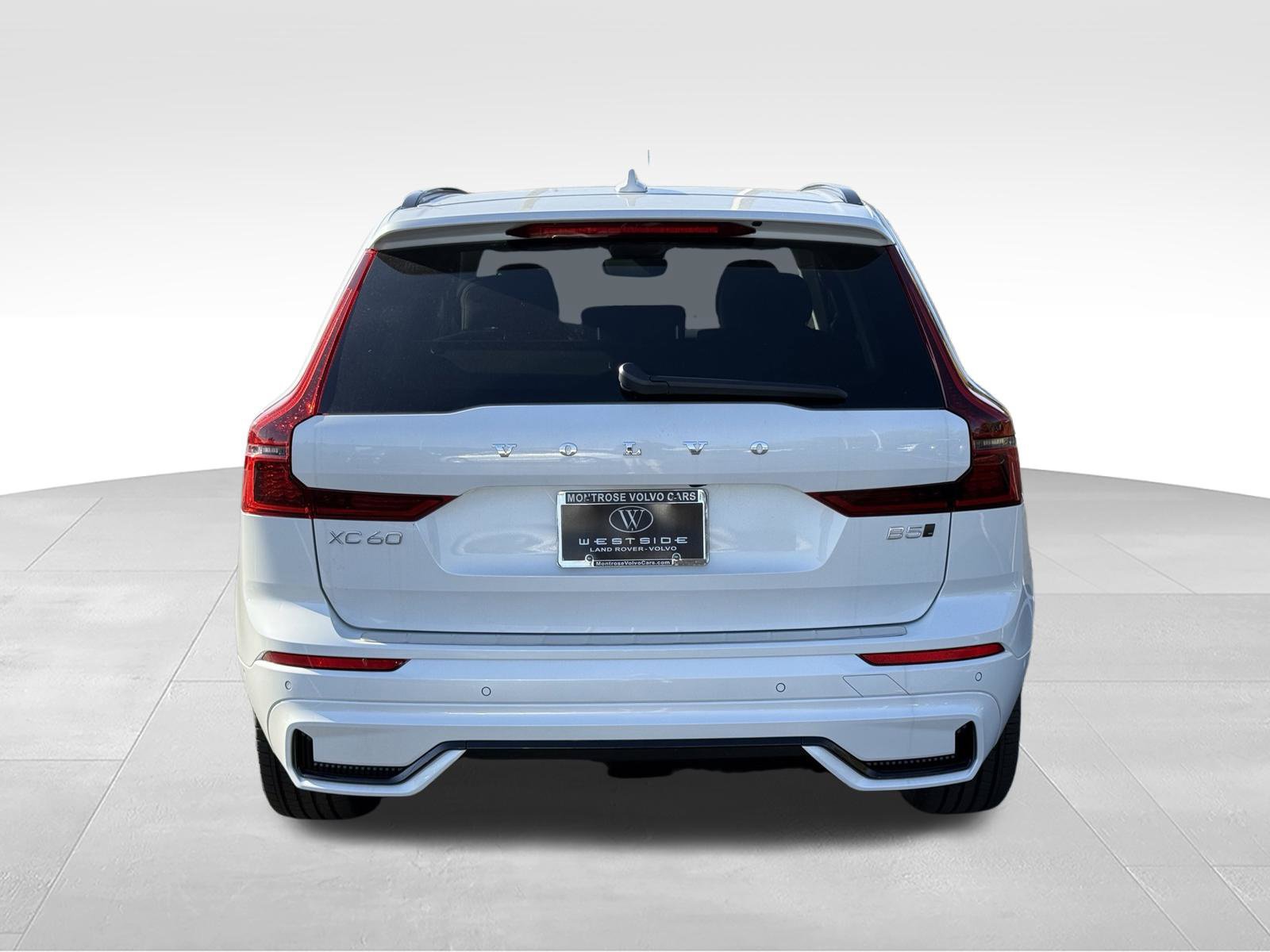 New 2027 Volvo XC60 B5 Plus AWD/4WD image 4