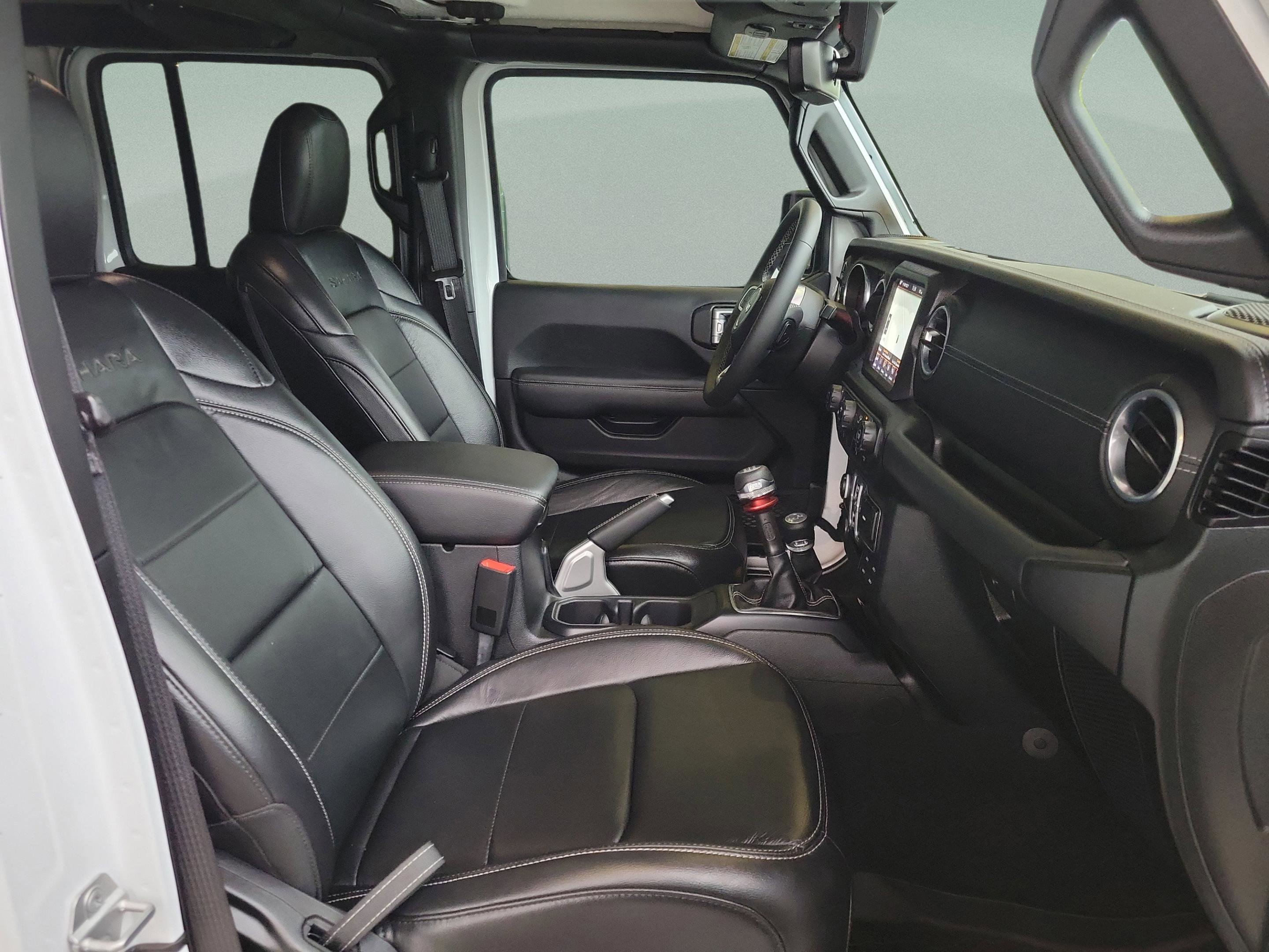 Used 2018 Jeep Wrangler Unlimited Sahara image 29