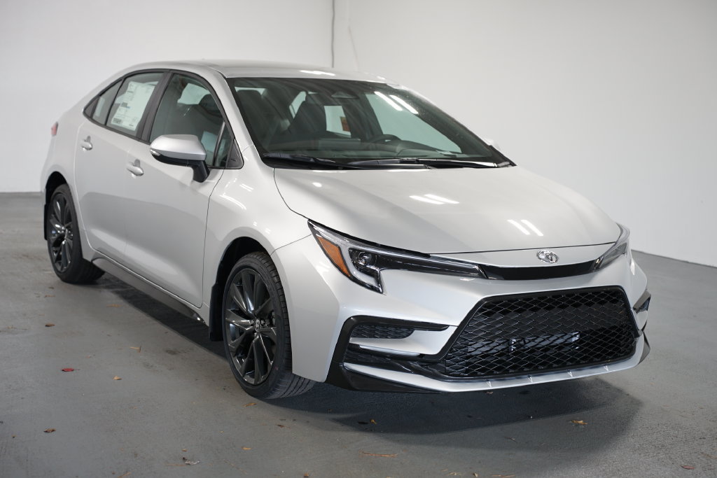 New 2027 Toyota Corolla SE w/ SE Package FWD image 3