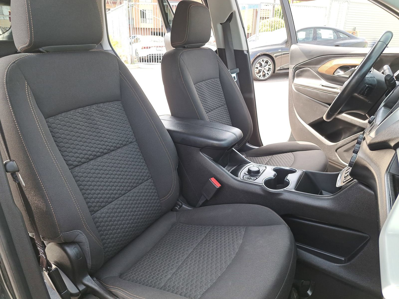 Used 2018 GMC Terrain SLE w/ Driver Convenience Package FWD image 10