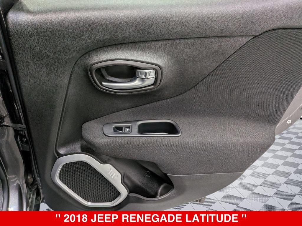 Used 2018 Jeep Renegade Latitude w/ Cold Weather Group AWD/4WD image 31