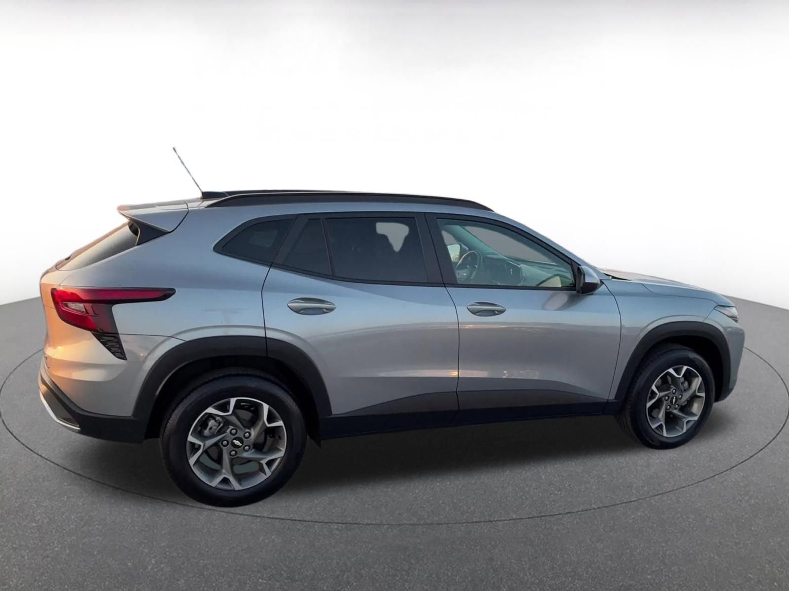 Used 2025 Chevrolet Trax LT image 15