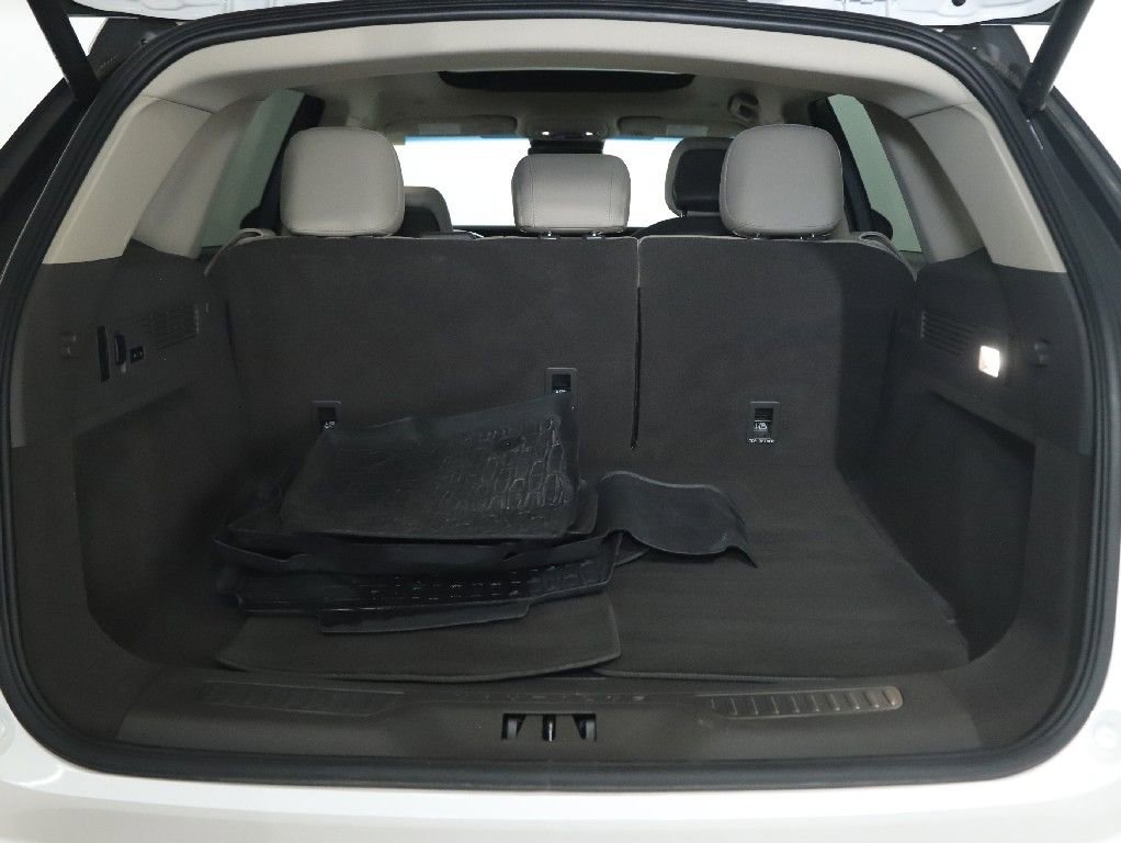 Used 2024 Lincoln Nautilus Premier w/ Equipment Group 102A image 31