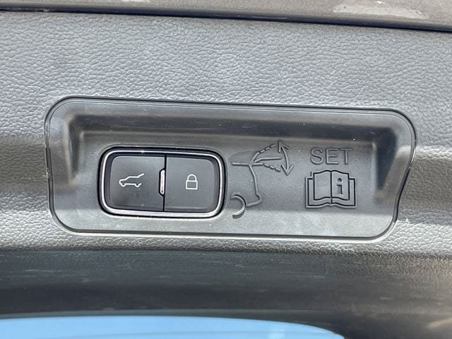 Used 2023 Ford Explorer Limited RWD image 31