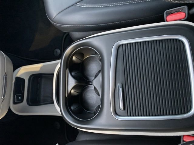 Used 2024 Chrysler Pacifica Touring-L image 30