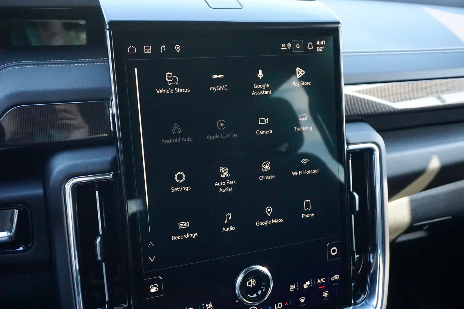 New 2027 GMC Yukon Elevation w/ Technology Package AWD/4WD image 7