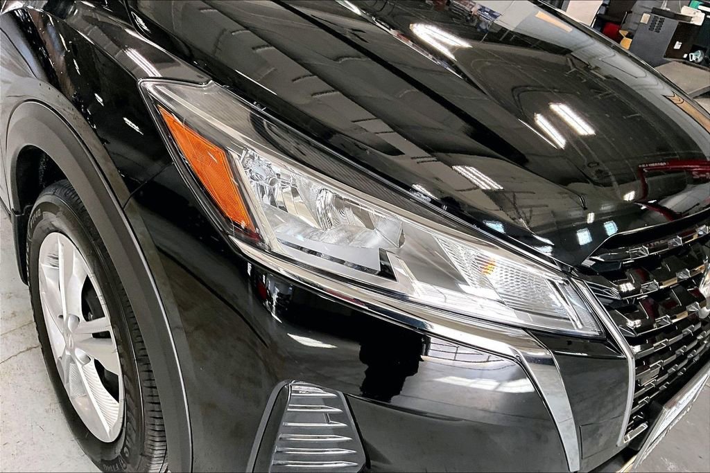 Certified 2025 Nissan Kicks Play S image 28