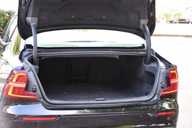 Used 2019 Volvo S60 T5 Momentum w/ Multimedia Package FWD image 22