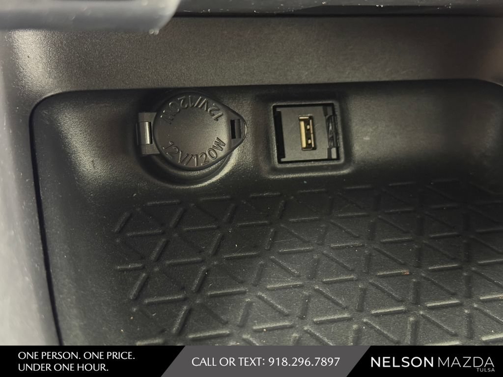 Used 2020 Toyota RAV4 XLE FWD image 36