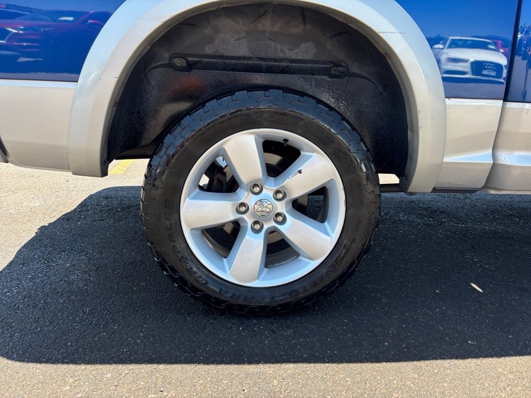 Used 2009 Dodge Ram 1500 Truck Laramie AWD/4WD image 11