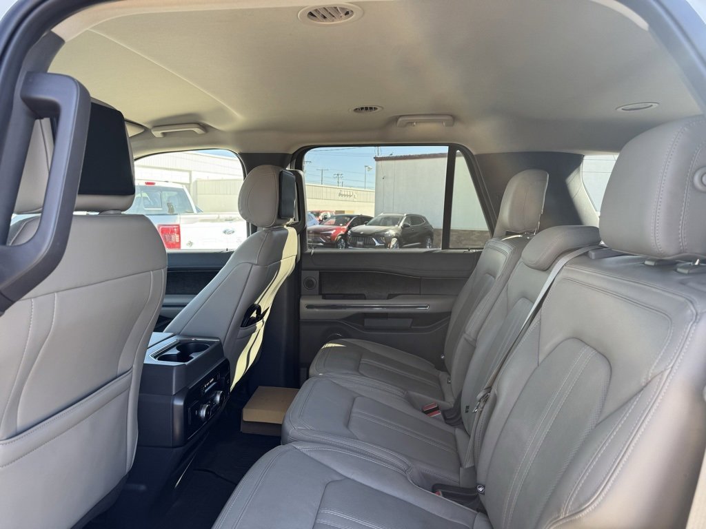 Used 2020 Ford Expedition Limited image 2