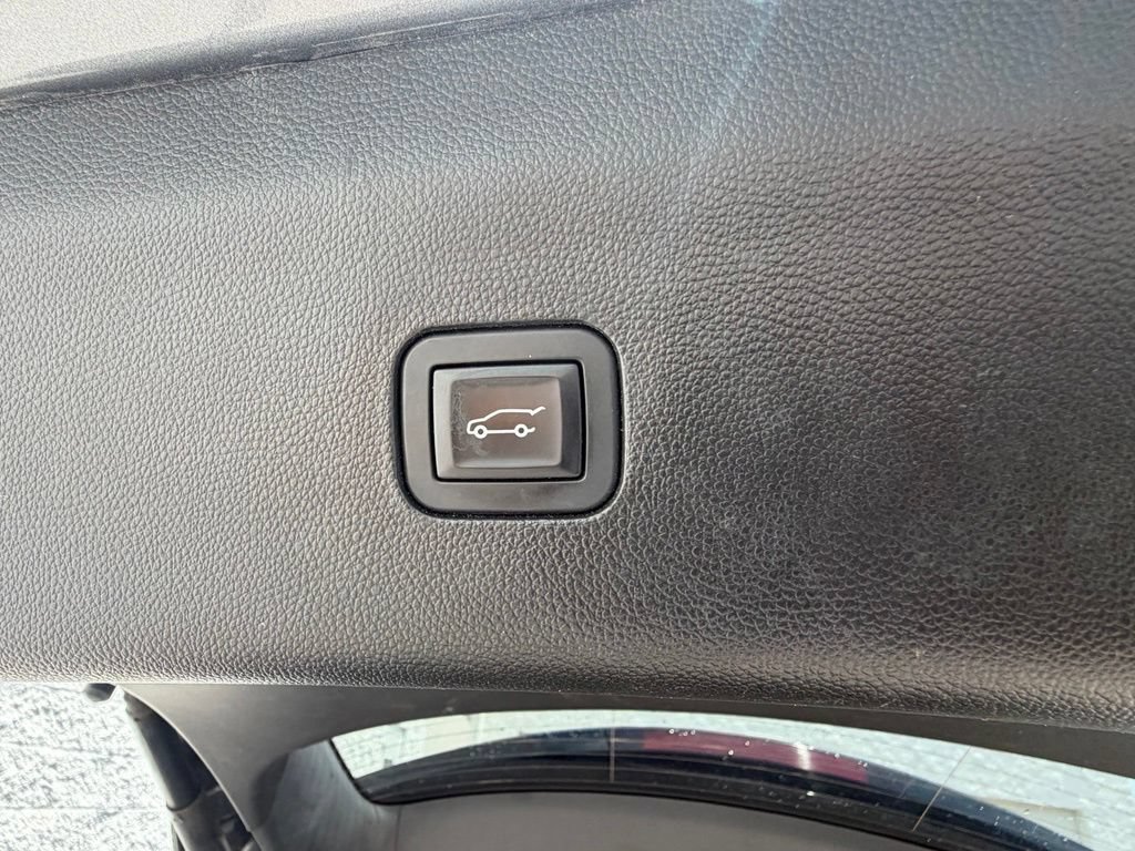 Used 2019 Buick Enclave Essence AWD/4WD image 5