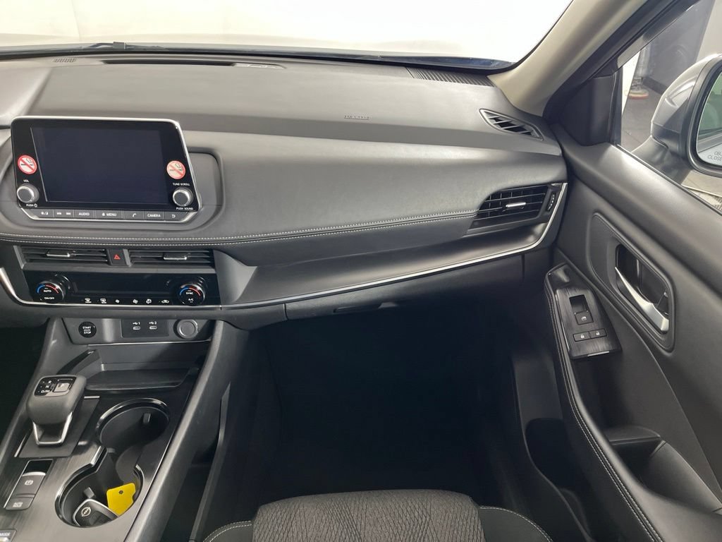 Used 2025 Nissan Rogue SV FWD image 19