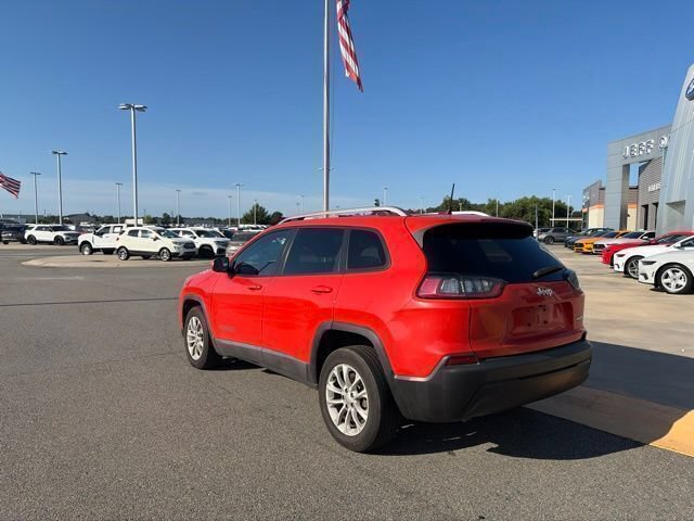 Used 2021 Jeep Cherokee Latitude FWD image 3