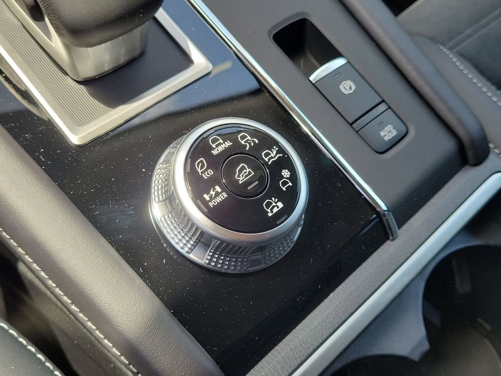 New 2025 Mitsubishi Outlander SE image 20