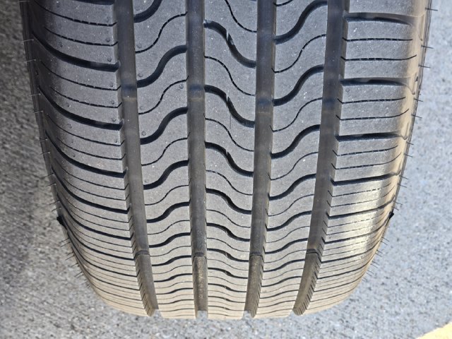 Used 2024 Chrysler Pacifica Touring-L FWD image 11