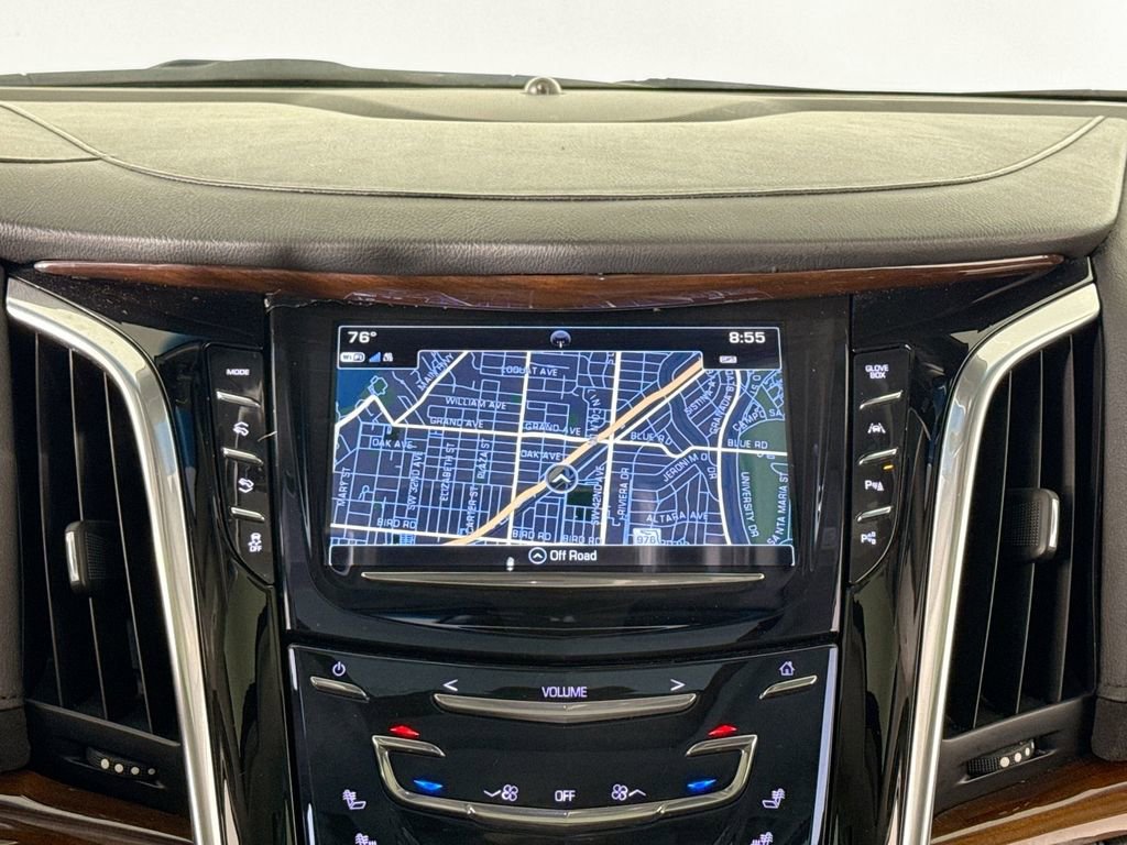 Used 2019 Cadillac Escalade ESV Luxury image 22