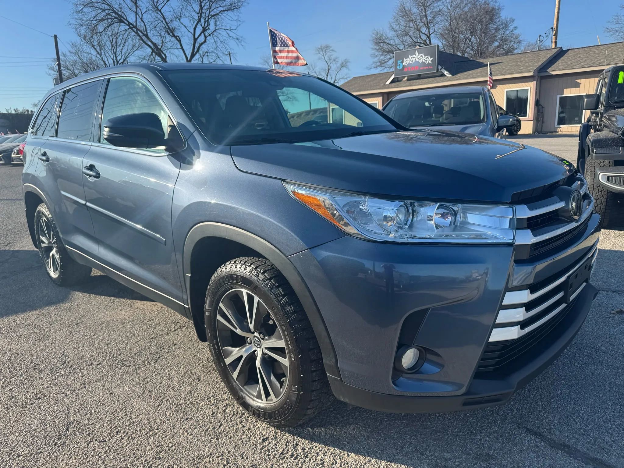 Used 2019 Toyota Highlander Plus image 1