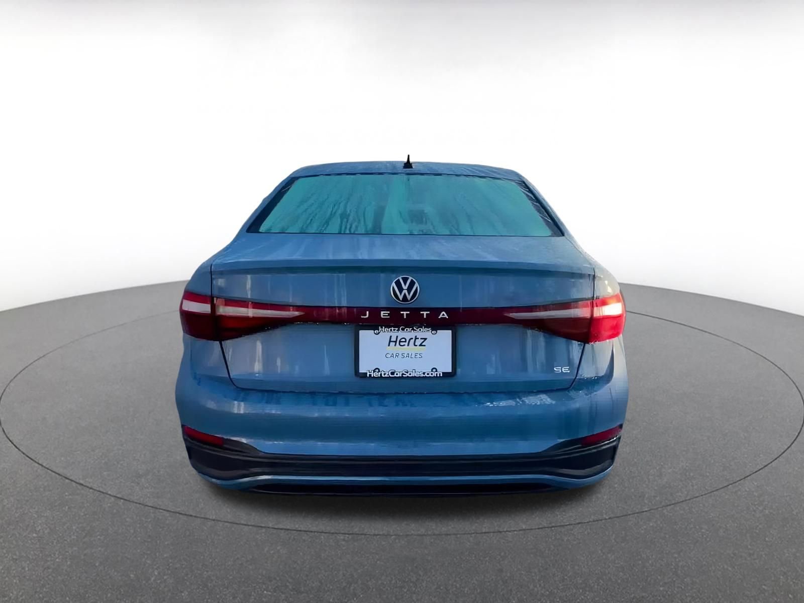 Used 2025 Volkswagen Jetta SE image 12