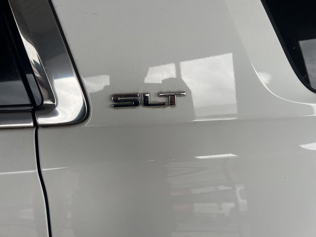 Used 2016 GMC Yukon SLT RWD image 2