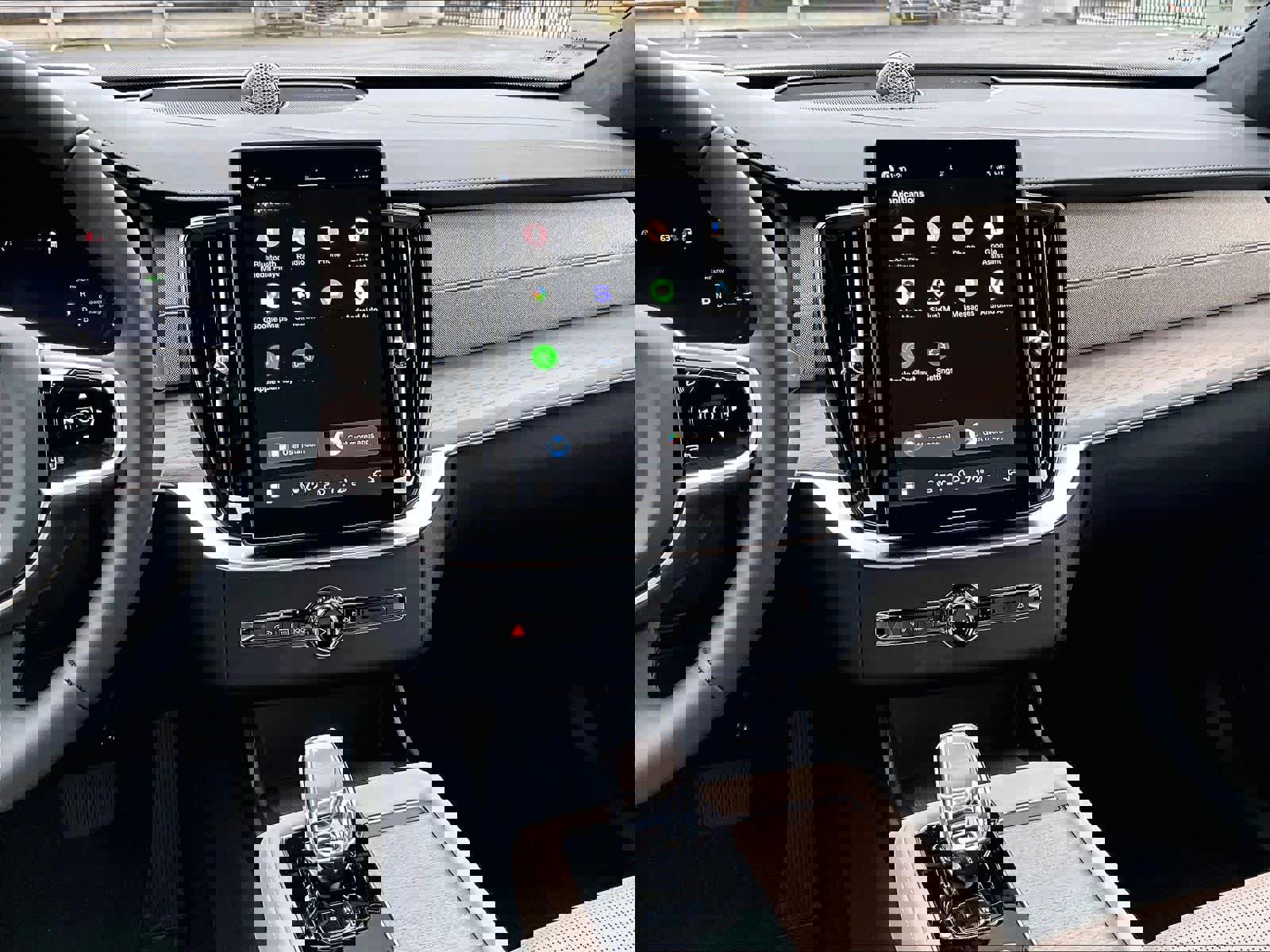 New 2026 Volvo XC90 T8 Ultra w/ Lounge Package image 9