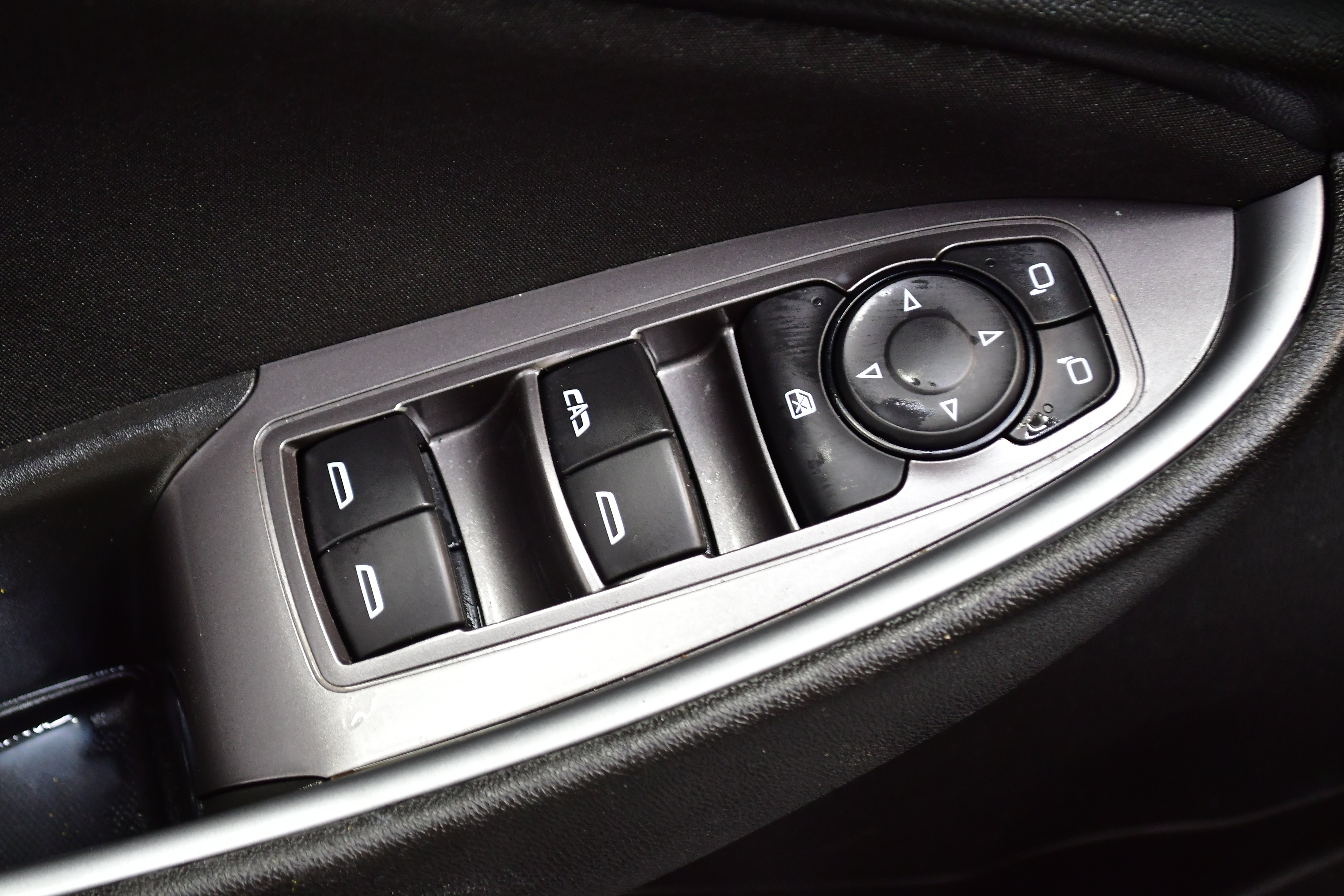 Used 2024 Chevrolet Malibu LT image 32