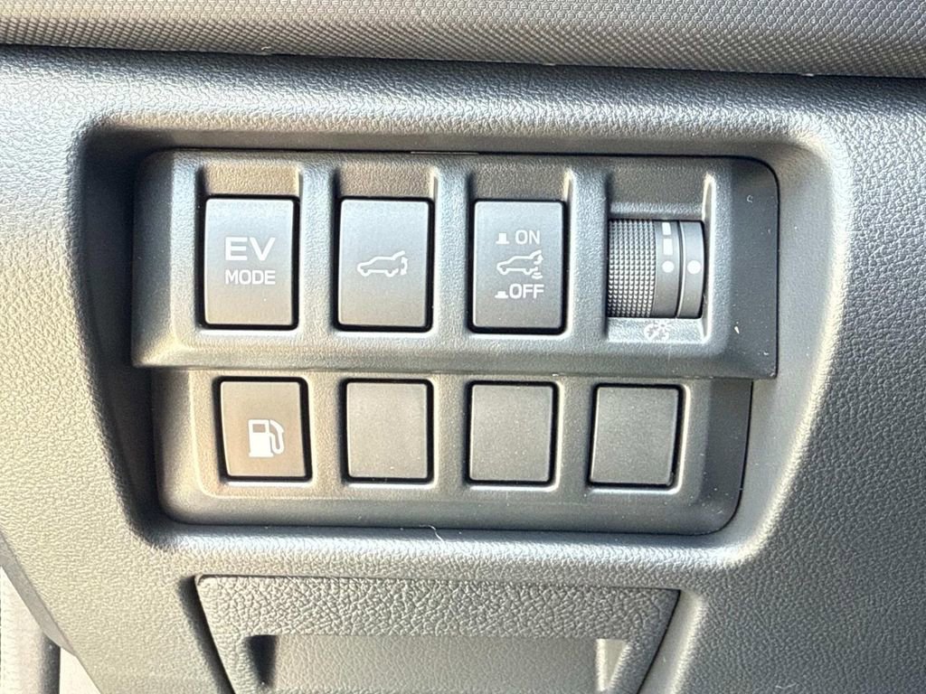 New 2025 Subaru Forester Limited w/ Popular Package image 32
