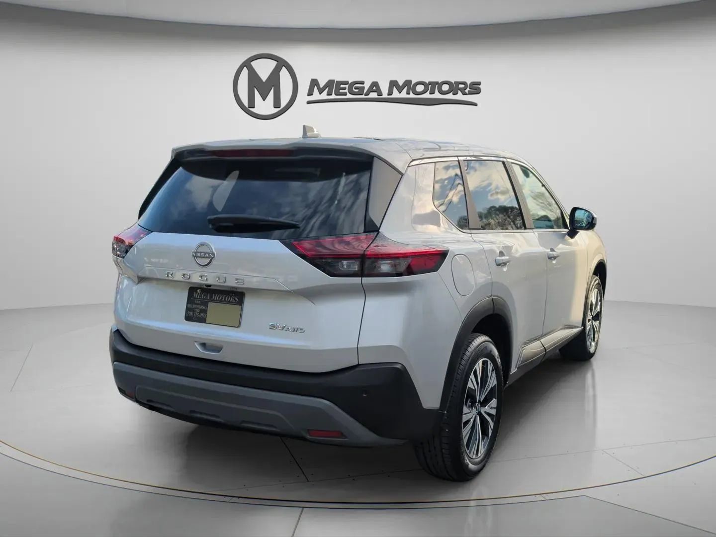 Used 2023 Nissan Rogue SV image 7