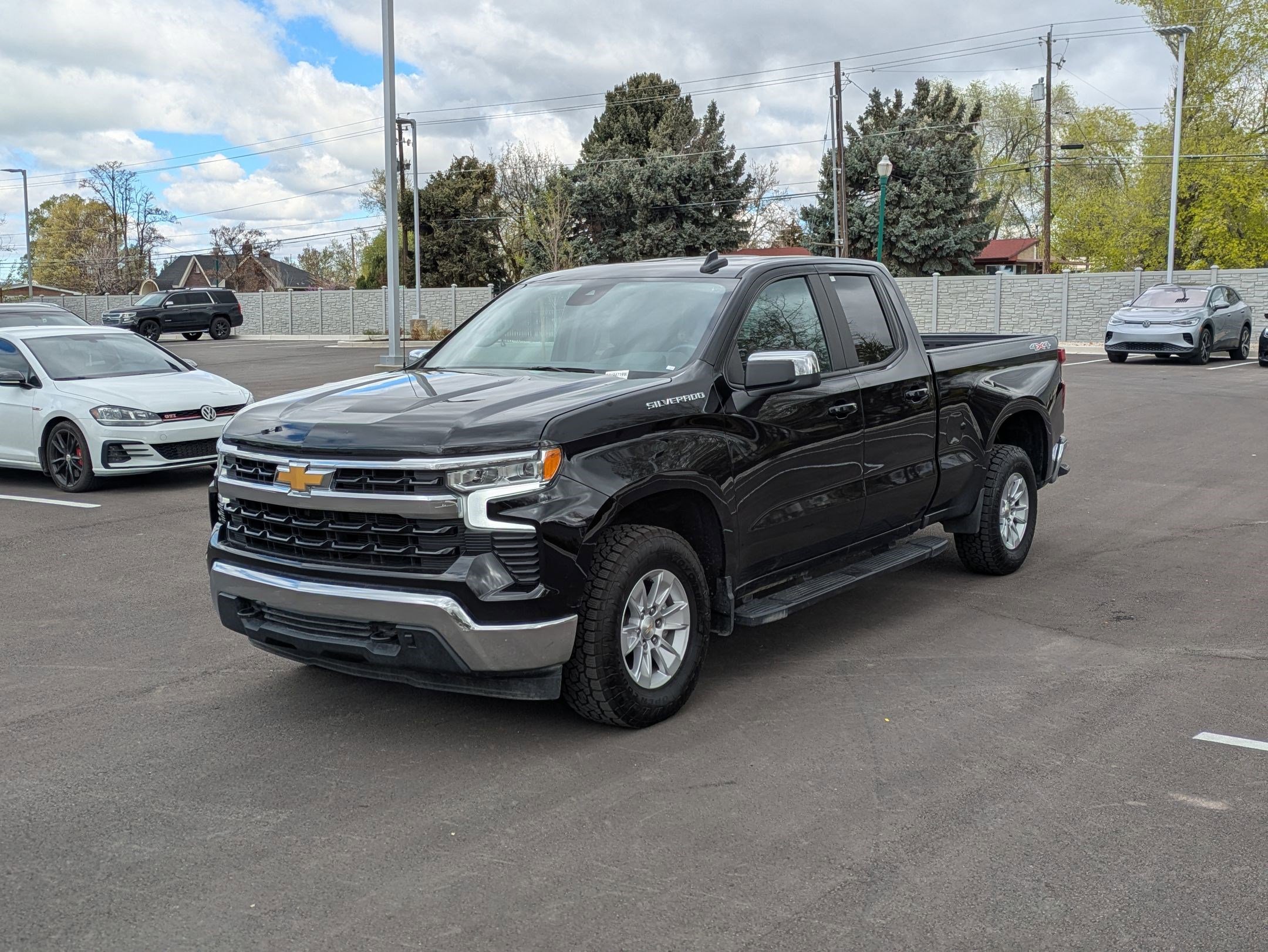 Used 2024 Chevrolet Silverado 1500 LT AWD/4WD image 11