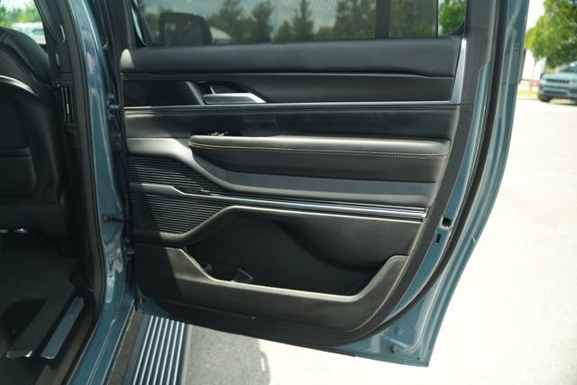 New 2026 Jeep Grand Wagoneer L Summit AWD/4WD image 22