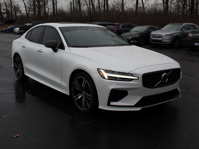 Certified 2022 Volvo S60 T8 R-Design image 1