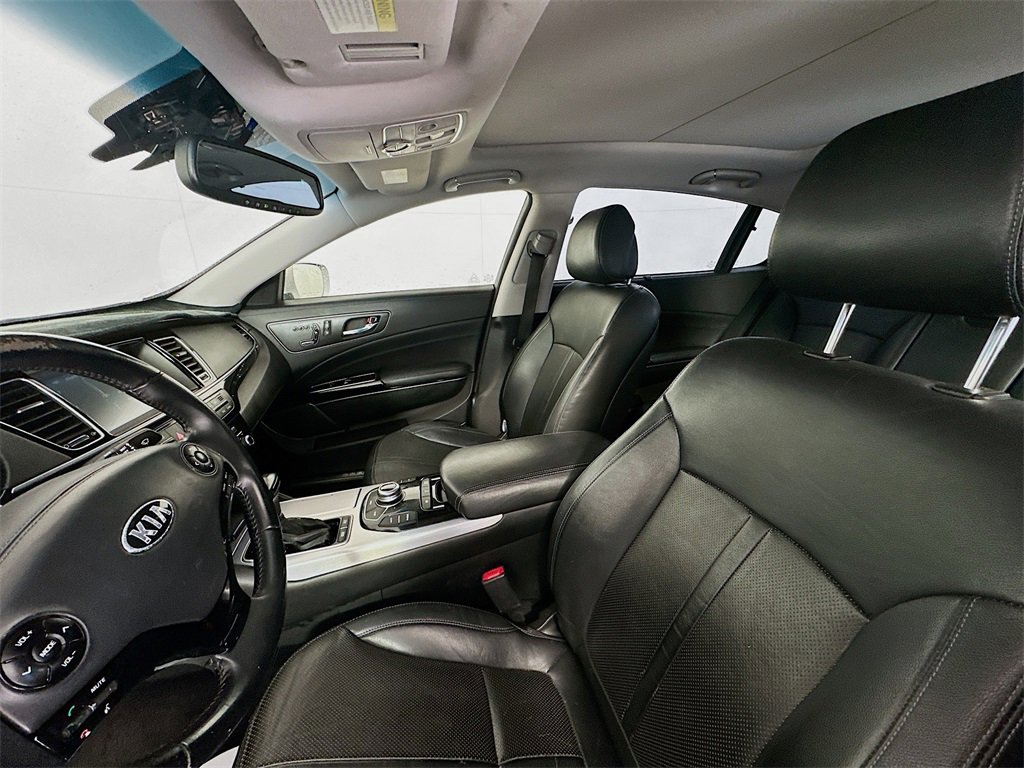 Used 2017 Kia K900 Premium image 21