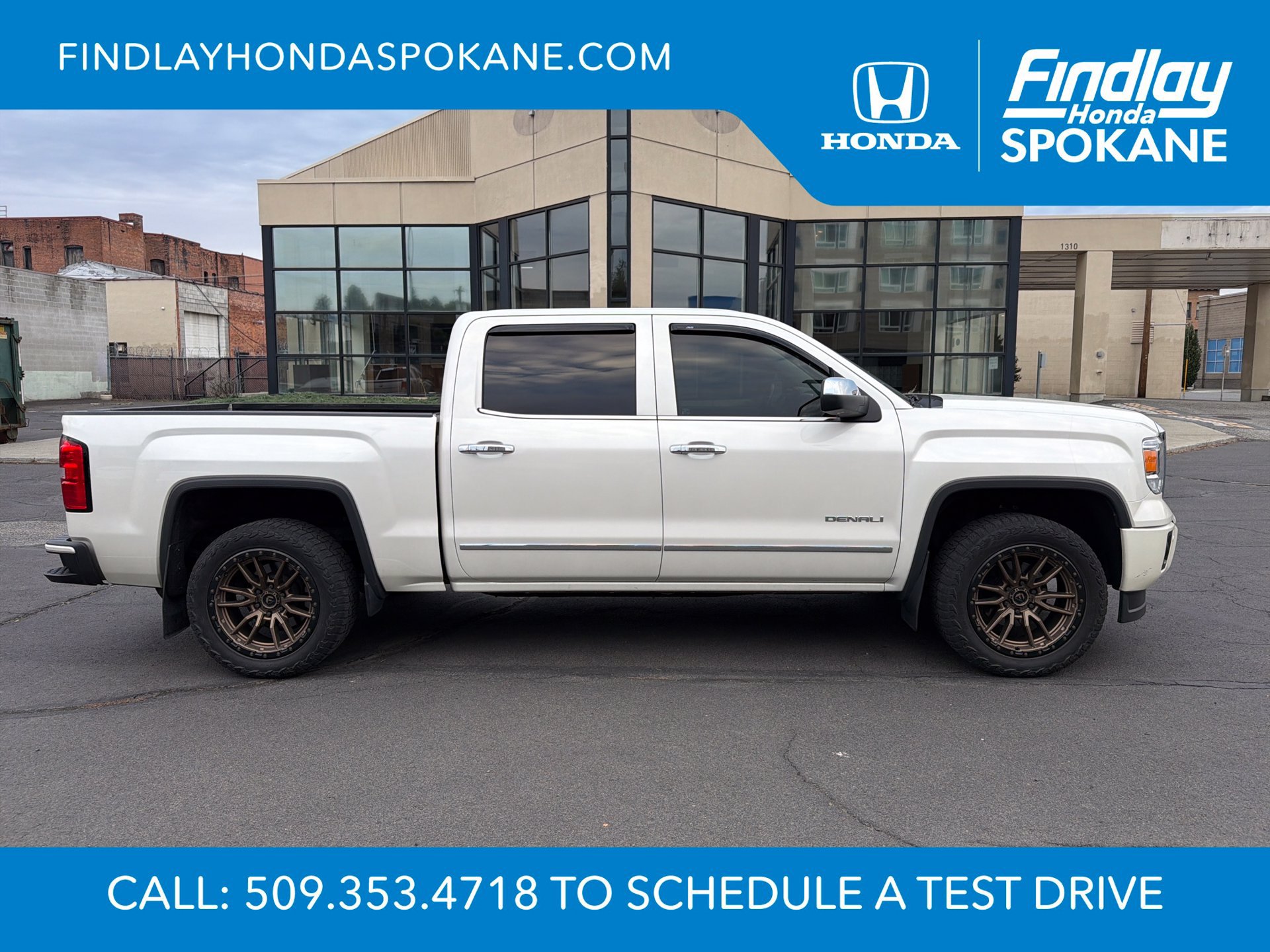Used 2015 GMC Sierra 1500 Denali w/ Driver Alert Package AWD/4WD image 5
