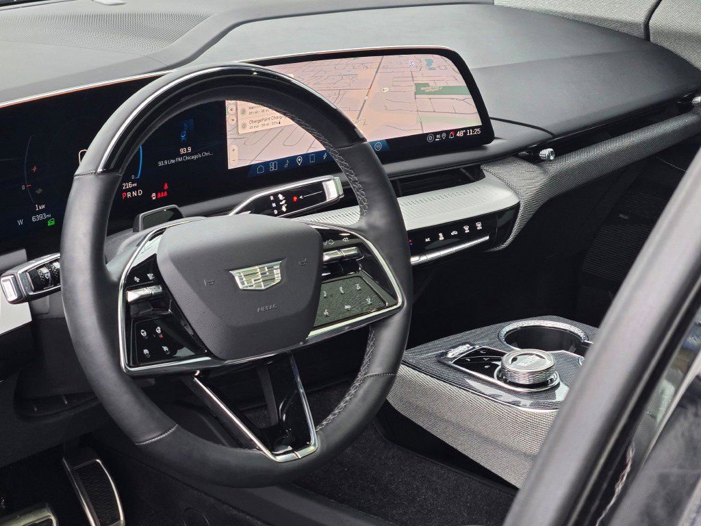 Used 2025 Cadillac Optiq Luxury 1 w/ LPO, Floor Liner Package AWD/4WD image 25
