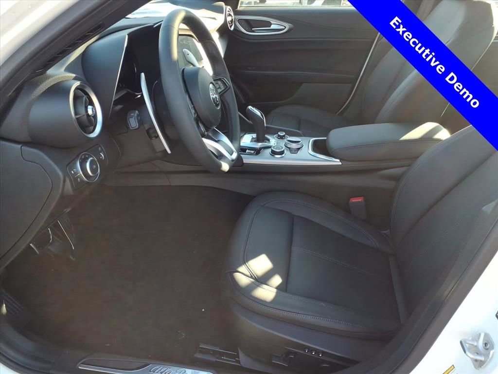 New 2025 Alfa Romeo Giulia w/ Driving Assist Package RWD image 15