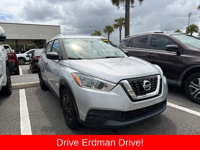 Used 2019 Nissan Kicks S FWD image 1
