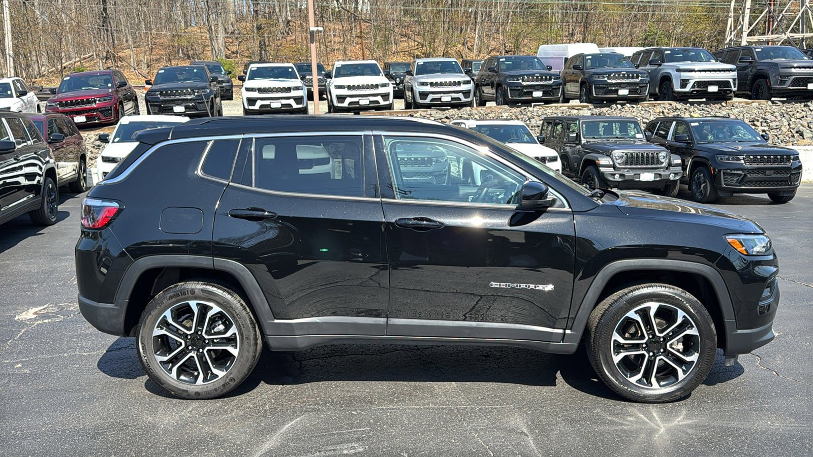 Certified 2022 Jeep Compass Limited image 4