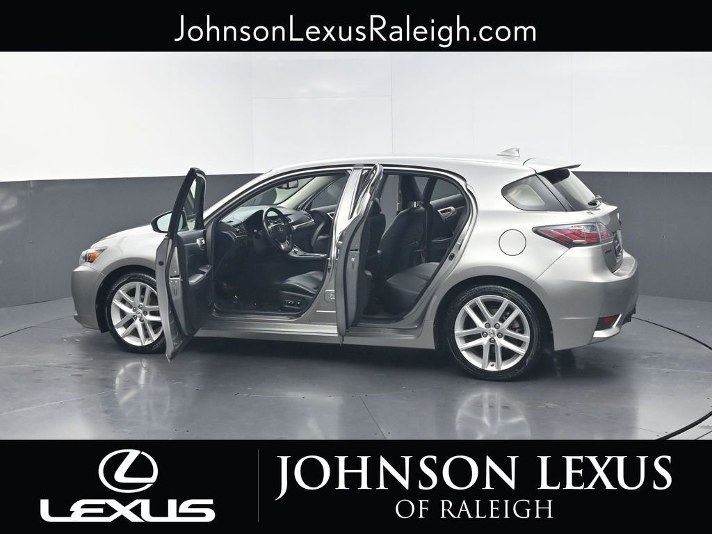 Used 2017 Lexus CT 200h image 38
