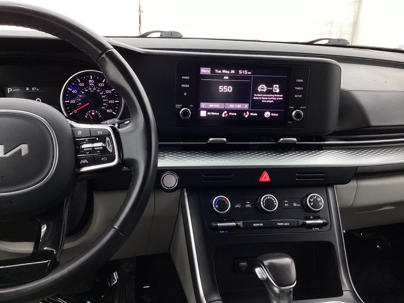 Used 2024 Kia Carnival LX FWD image 34