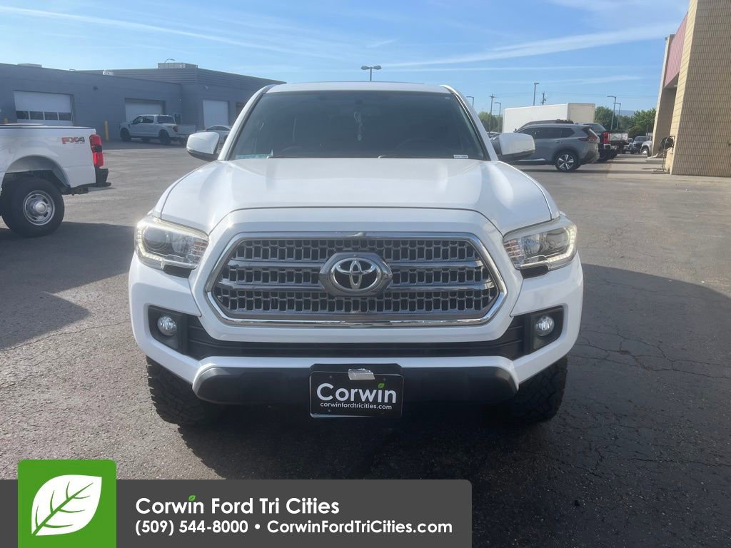 Used 2017 Toyota Tacoma TRD Off-Road w/ Premium & Technology Package AWD/4WD image 6