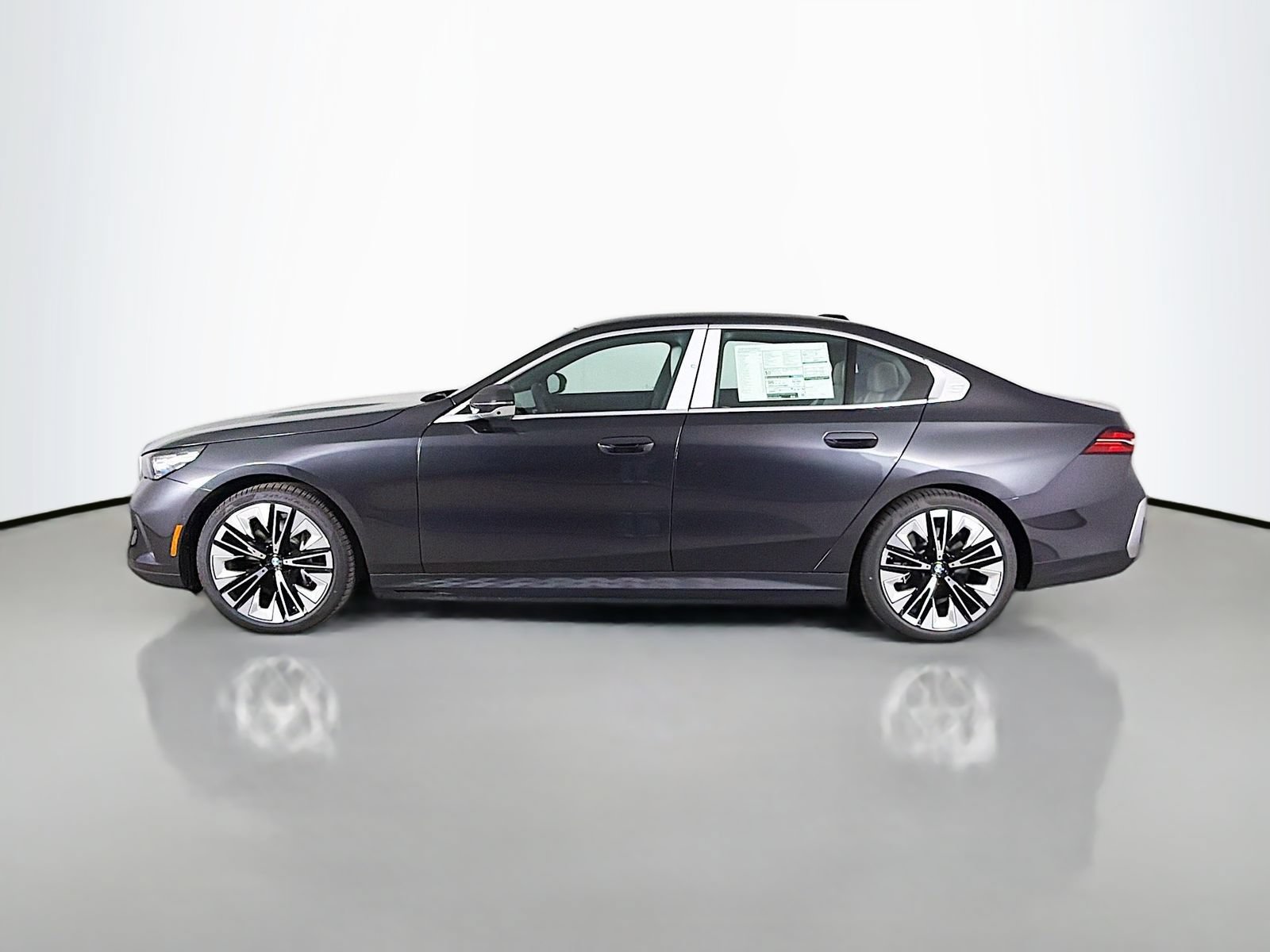 Used 2026 BMW i5 eDrive40 AWD/4WD image 4