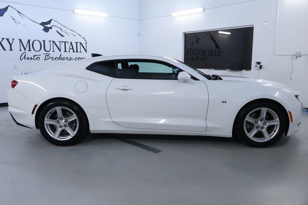 Used 2023 Chevrolet Camaro LT image 8
