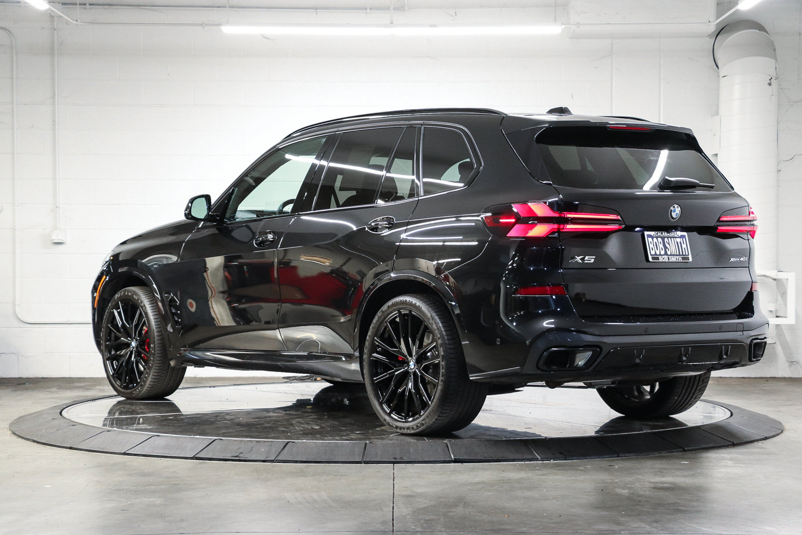 Used 2026 BMW X5 xDrive40i w/ M Sport Package AWD/4WD image 4